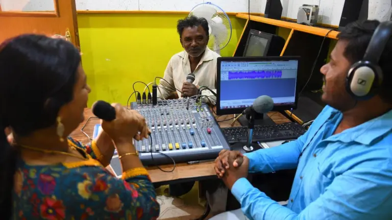 Revised Policy Guidelines for Setting up Community Radio Stations (CRS) in India