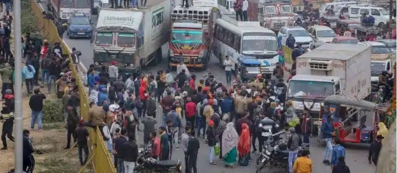 Truck drivers protest against new hit-and-run law