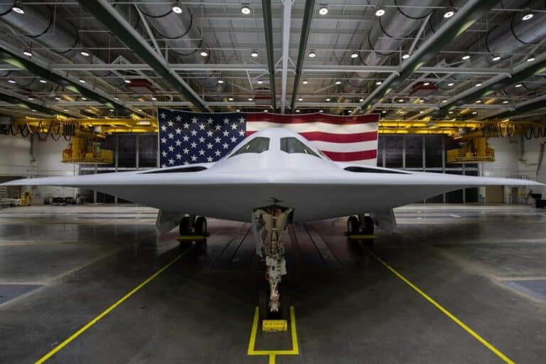 New B-21 Raider jet rolled out in America