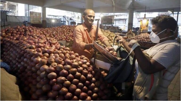 Govt Sets Minimum Export Price for Onions