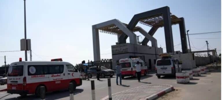 Rafah border crossing between Gaza and Egypt partially opens