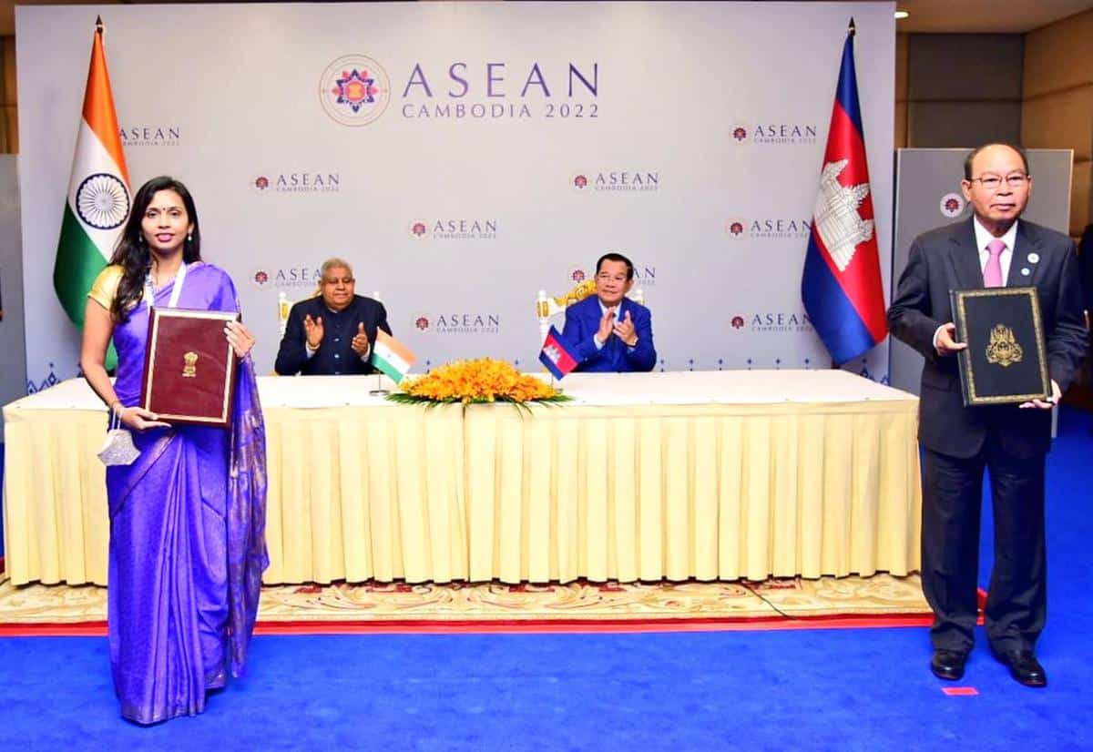 Vice President Jagdeep Dhankhar Participates in 17th East Asia Summit in Cambodia