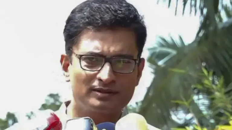 Kerala Suspends Two IAS Officers for Misconduct